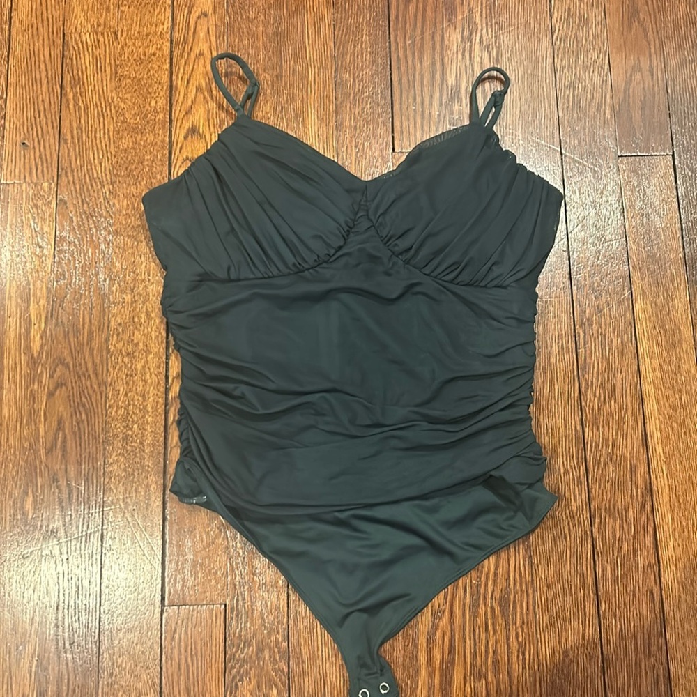 Body contour bodysuit